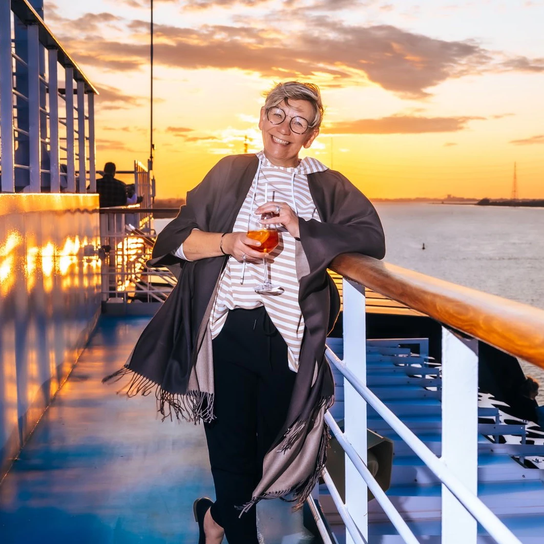 Nina Holstein, Reiseexpertin